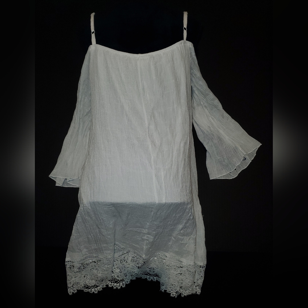 White and Blue Embroidered Women's Tunic Top Sz XL - Picture 3 of 4